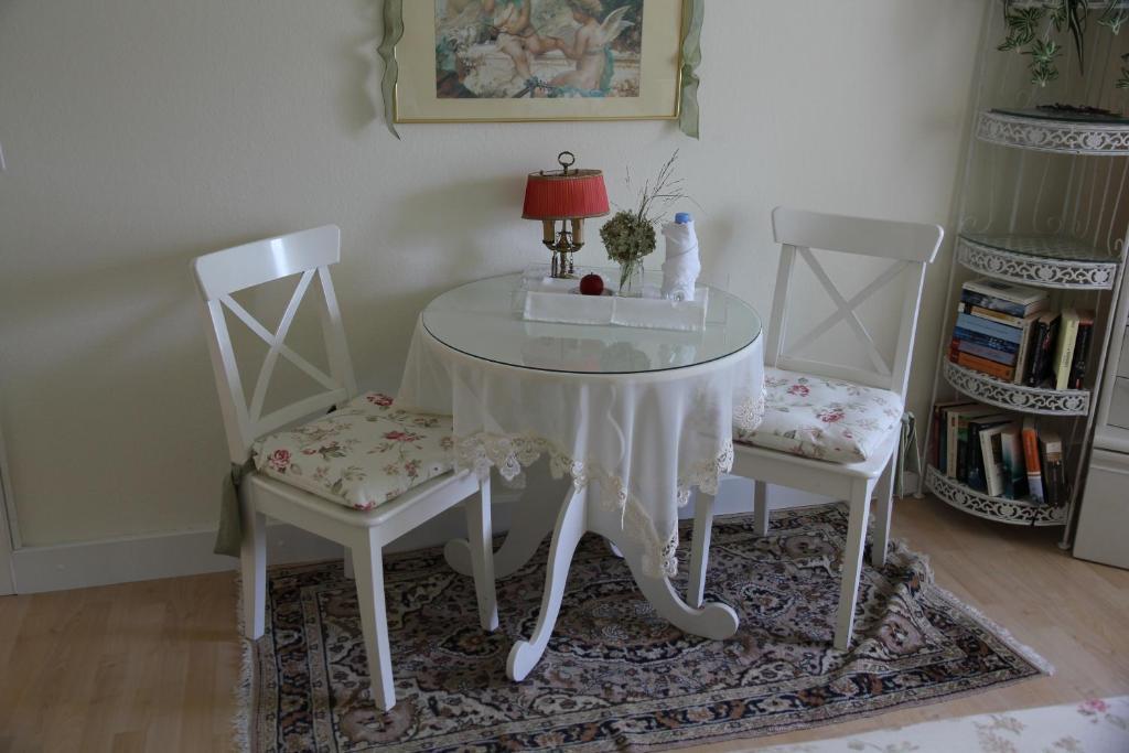 Bed&Breakfast Im Röseligarten Wolfhausen Zimmer foto